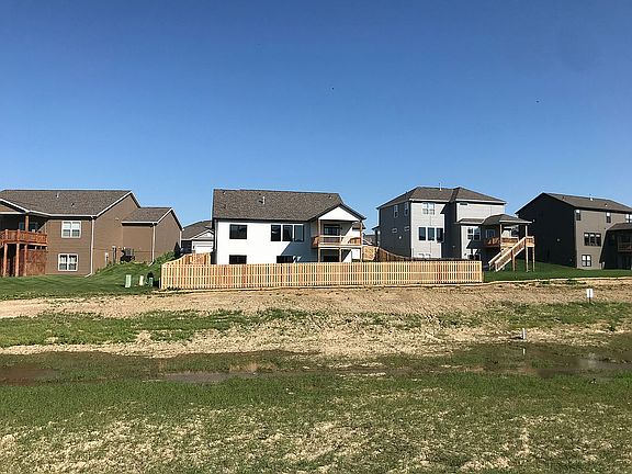 3rd image of 4679 N 209th St