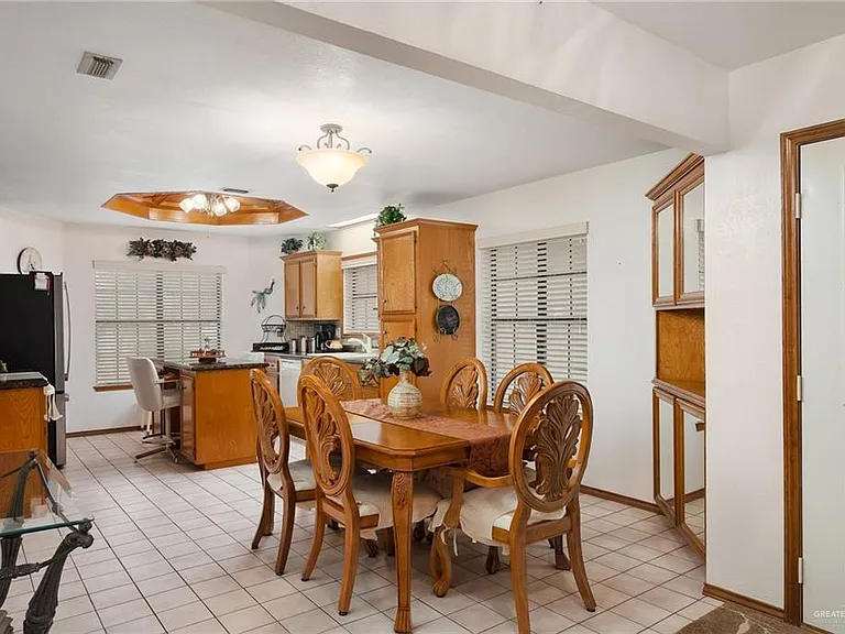 2602 Ashley Dr — Photo 4
