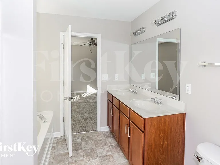 1013 Alder Ridge Ln — Photo 9
