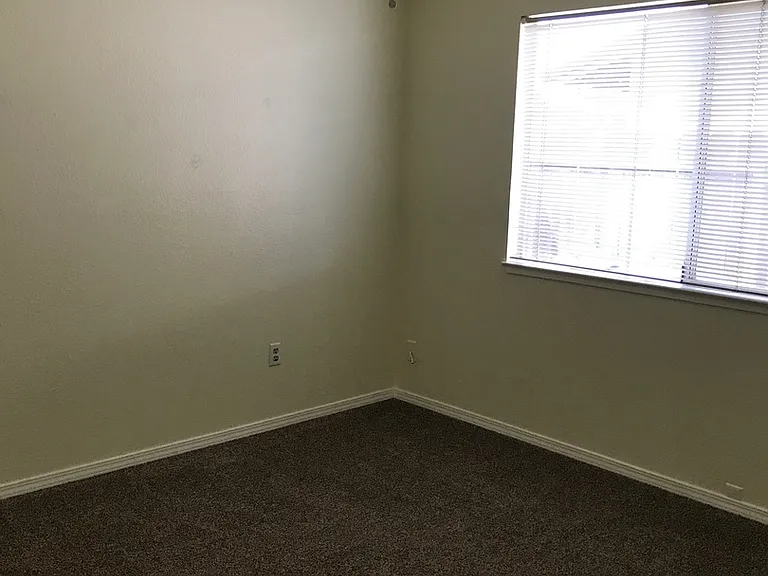 1653 Kildare Dr — Photo 10