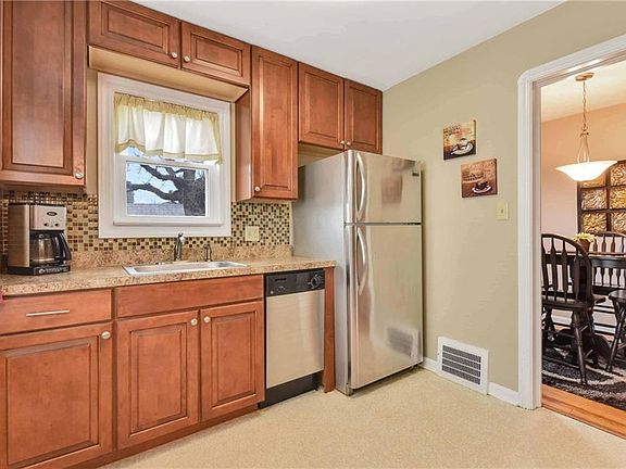 4th image of 3133 W 139th St