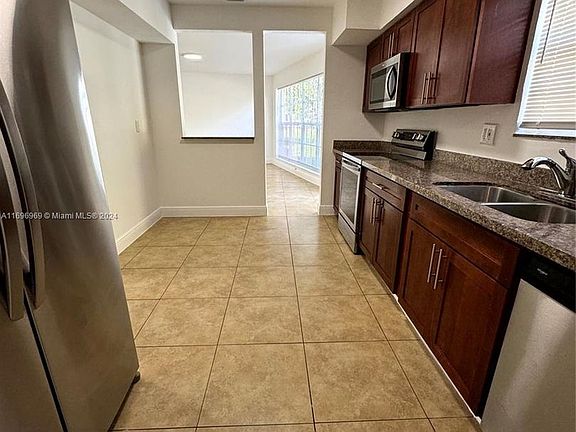 5th image of 12850 NE Miami Ct