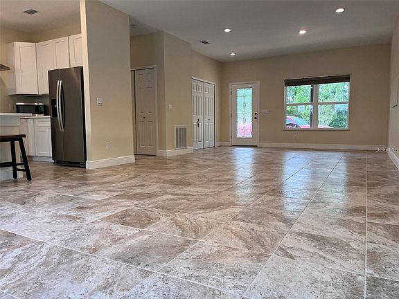 3rd image of 456 Baron Rd