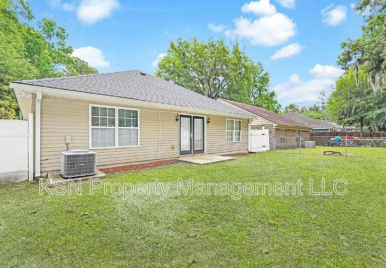 7331 Leghorn St — Photo 7