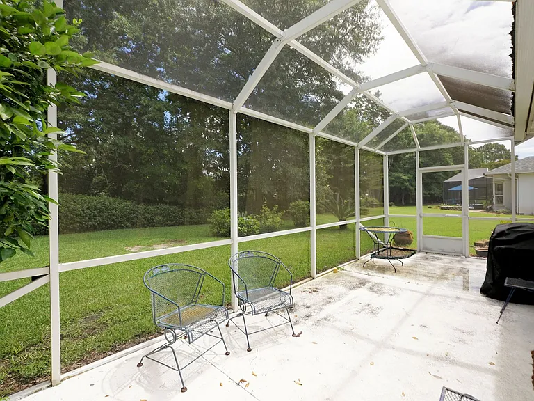 1534 Glenlake Cir — Photo 45