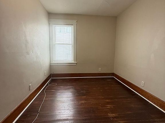 5th image of 353 Division St