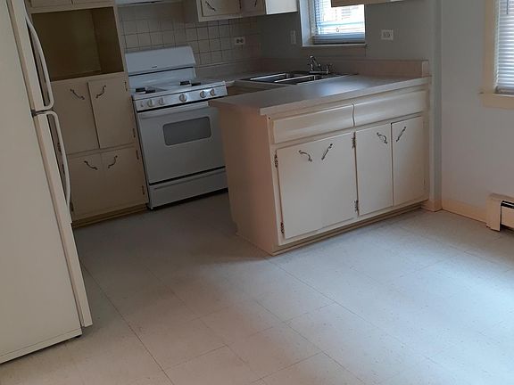 2nd image of 7437 W Fullerton Ave APT 1