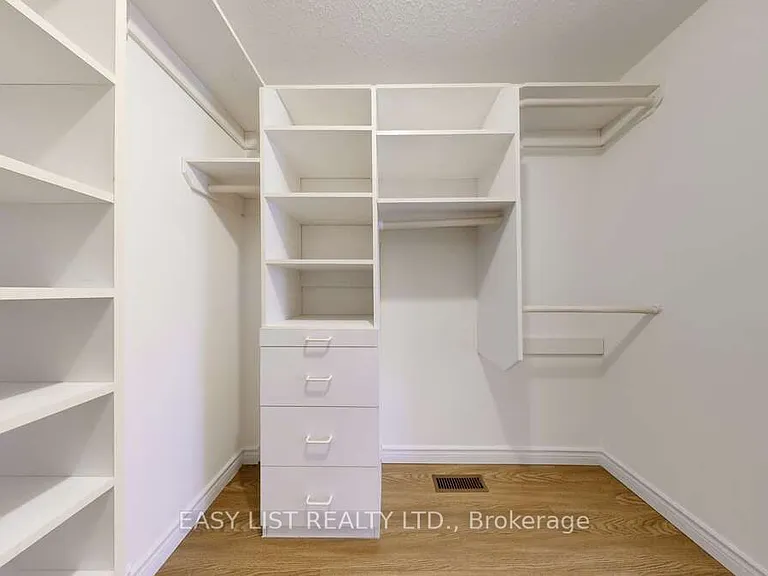 855 Queen St W #1 — Photo 37