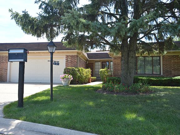 3rd image of 2529 Burgundy Ln