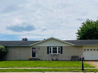204 Buckhorn Dr, Springfield, IL 62707