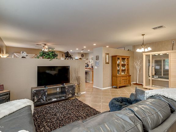 4th image of 10753 E Lomita Ave