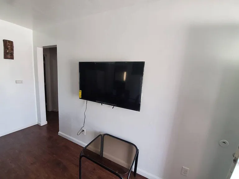 1135 Highland Ave — Photo 4