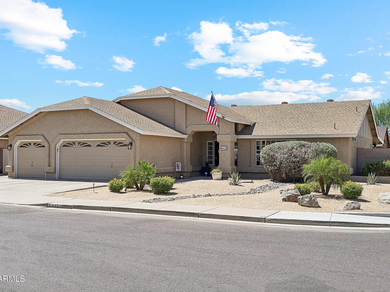 3 bed, 2.0 bath, 1553 sqft, $2,400 — Photo 1