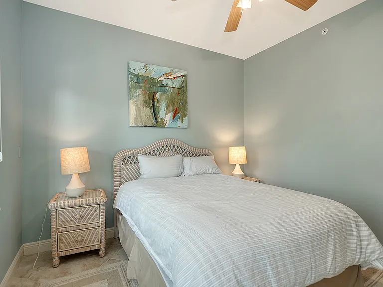 1308 Old Stickney Point Rd #W32 — Photo 35
