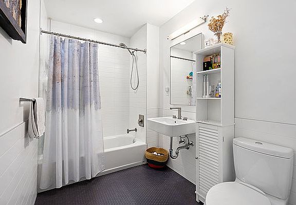 5th image of 318 Knickerbocker Ave APT 3B