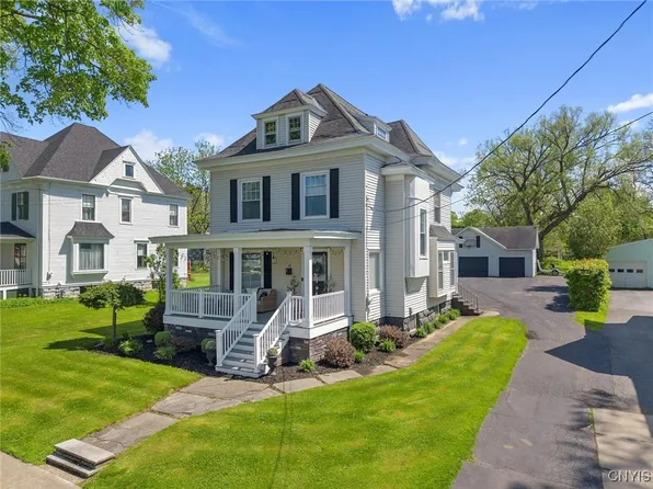 40 Hamilton Ave, Auburn, NY 13021