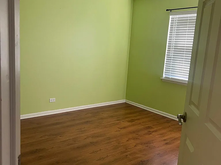 928 Ridgefield Ln — Photo 5