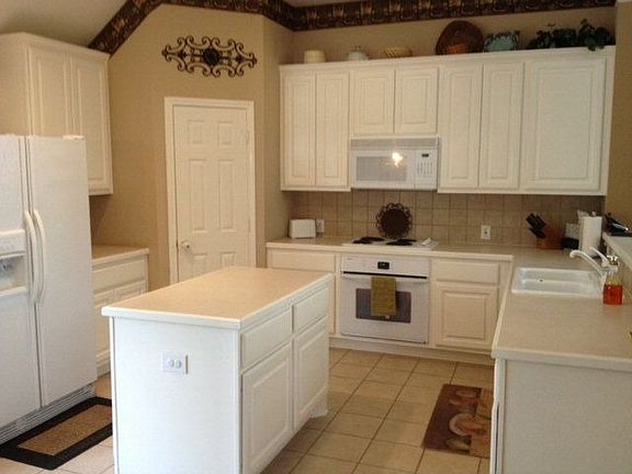 2nd image of 1735 Oak Gln