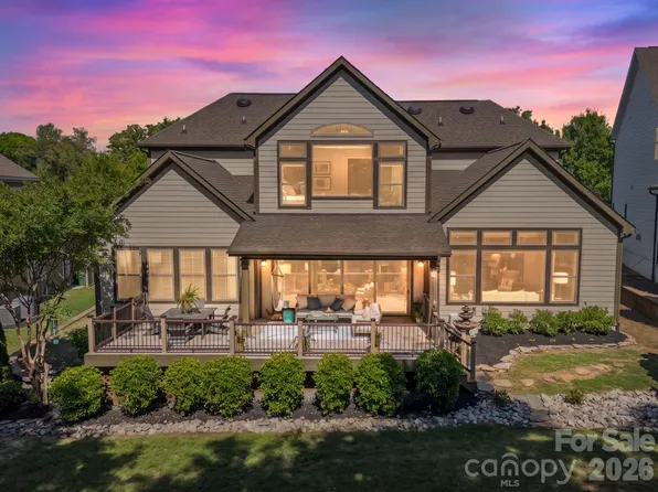2077 Tatton Hall Rd, Fort Mill, SC 29715