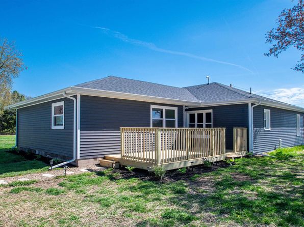5621 S Martin Weber Rd, Glasford, IL 61533