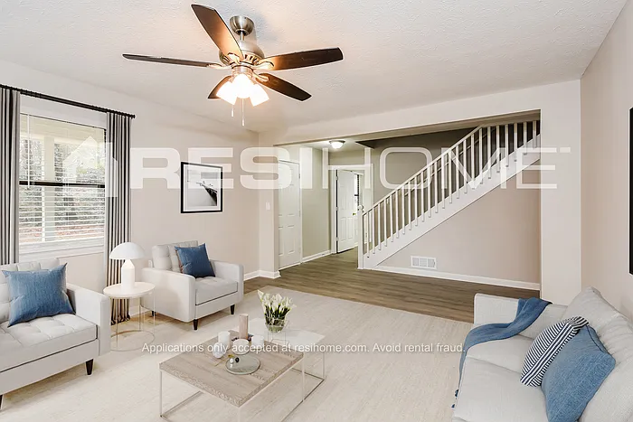 1710 Kimberly Dr SW — Photo 3