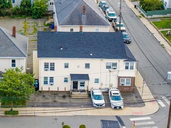 4th image of 30 Cedar St