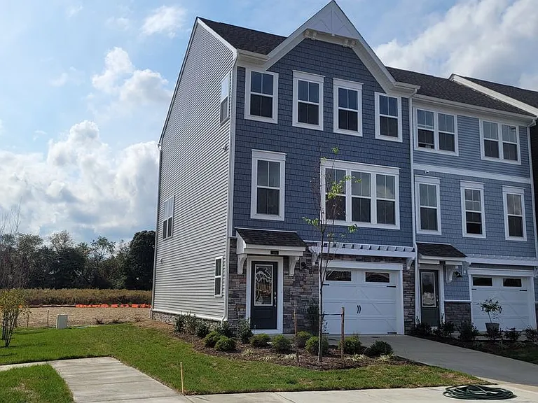 220 Bulkhead Pl — Photo 1