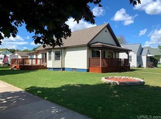 830 S 15th St, Escanaba, MI 49829