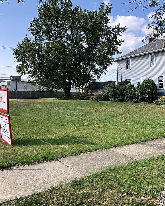 2nd image of 607 Bentley Dr