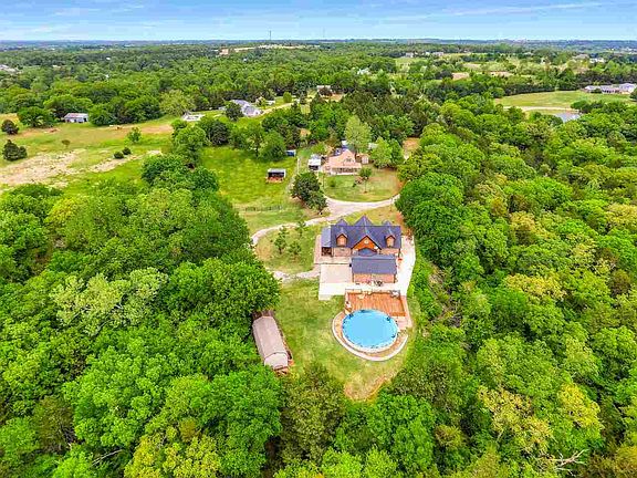 2nd image of 5305 E Hidden Springs Dr