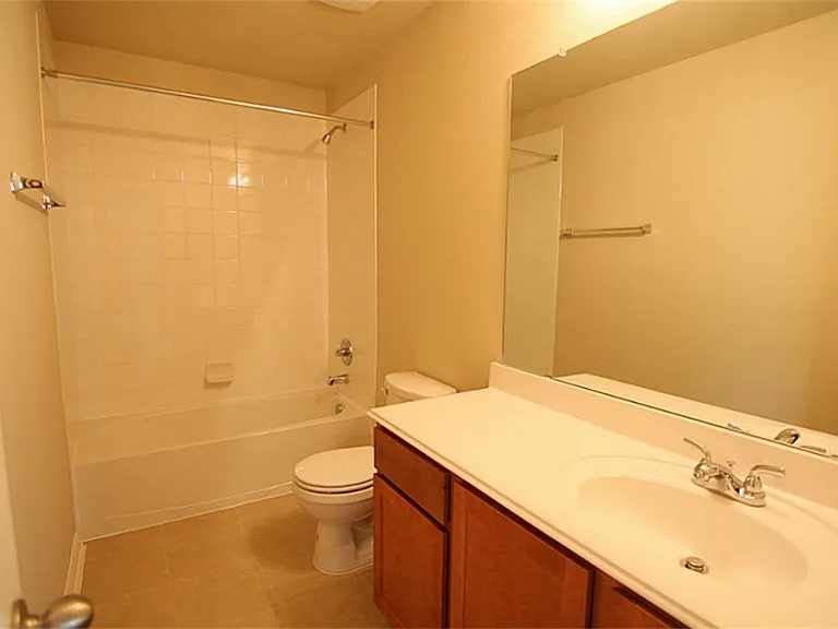 18206 Canary Bluff Ln — Photo 16