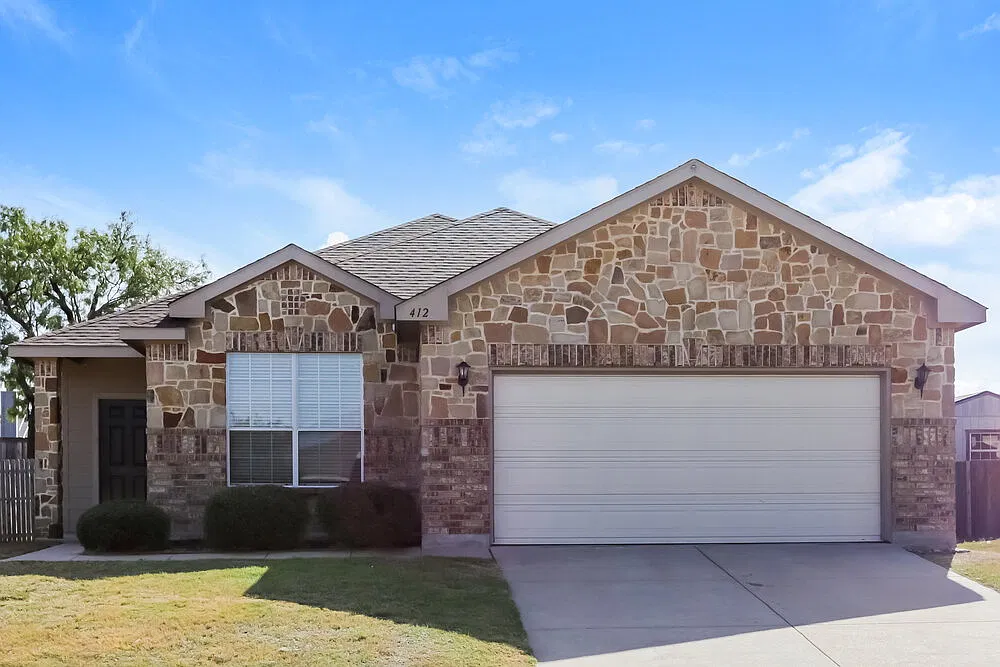 3 bed, 2.0 bath, 1544 sqft, $1,985 — Photo 1
