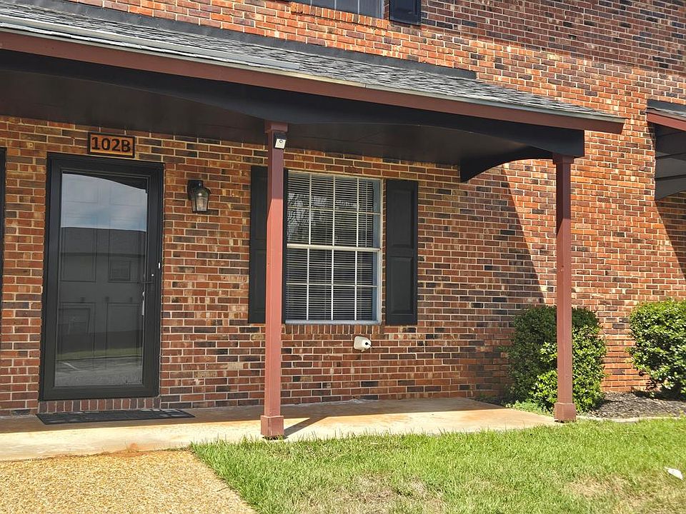 1st image of 102 Country Club Dr APT B