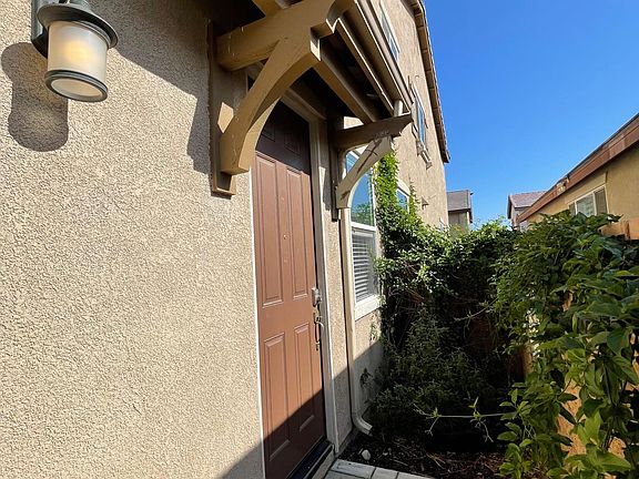 2nd image of 15631 Allspice Ln