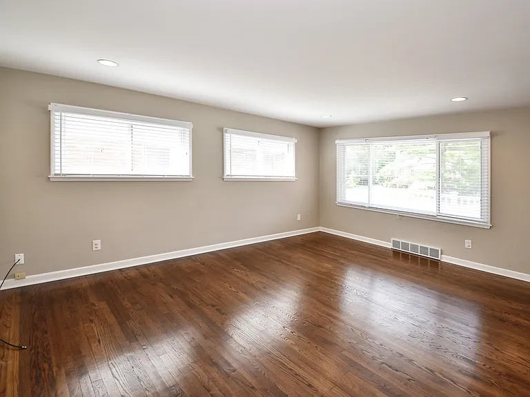 7809 Greenbriar Ln — Photo 31