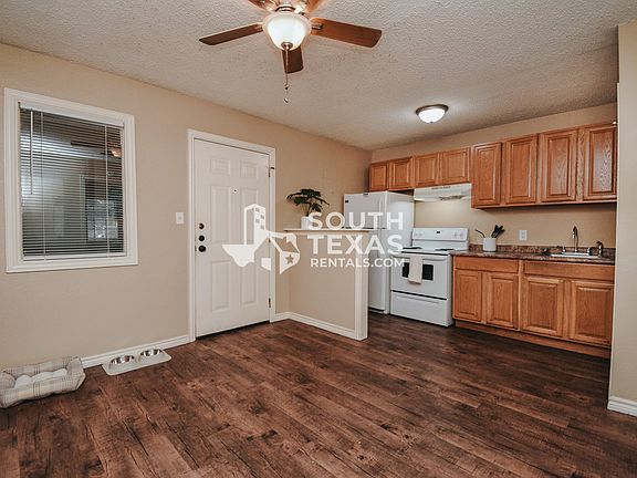 4th image of 1811 Lawndale Ave APT 8