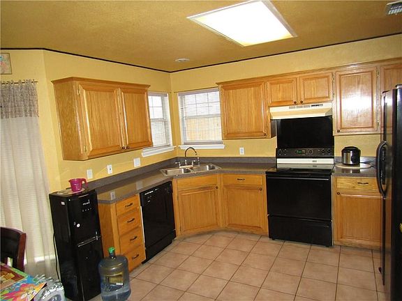 4th image of 4442 Pamela Dr