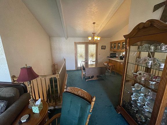 4th image of 3707 Hillcrest Dr