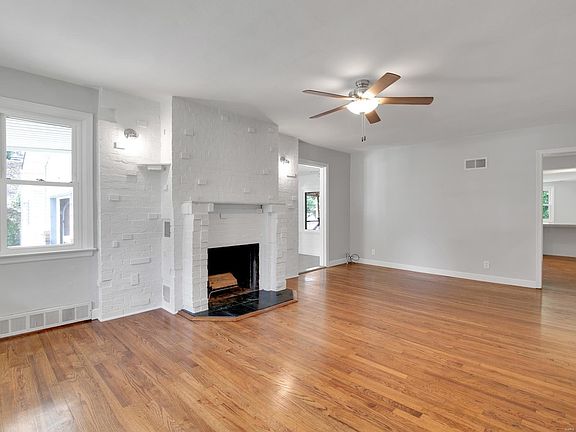 3rd image of 10437 Eaglewood Ave