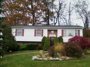 6 Dale Dr, Mountain Top, PA 18707