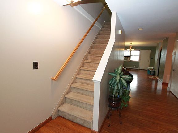 2nd image of 1148 Essex St #2