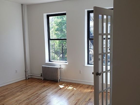 4th image of 880 Saint Nicholas Ave APT 31