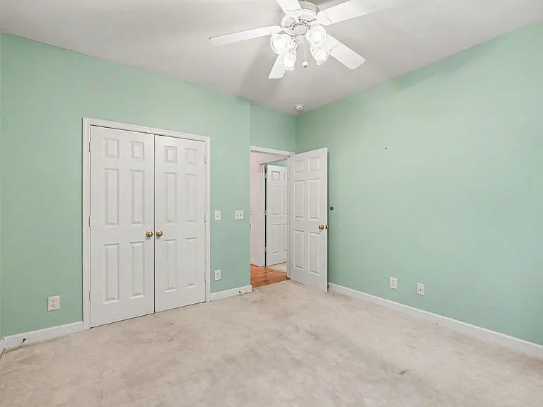 10 Piper Pl — Photo 17