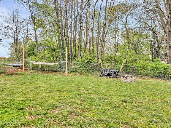 4th image of 3123 Yardley Dr NW