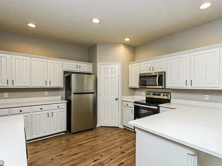 10416 Trevino Ln — Photo 8