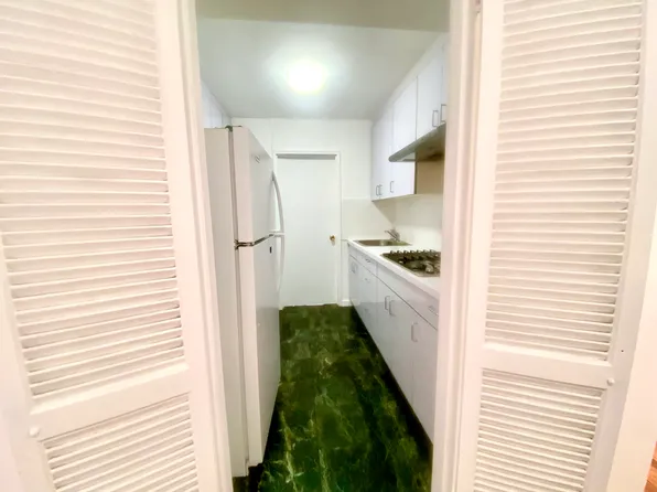 41-25 Kissena Boulevard image 25 of 29