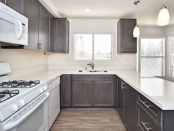 3rd image of 609 N Clementine St APT B