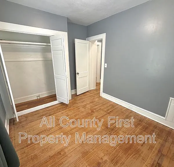 980 Woodland Ave SE — Photo 17