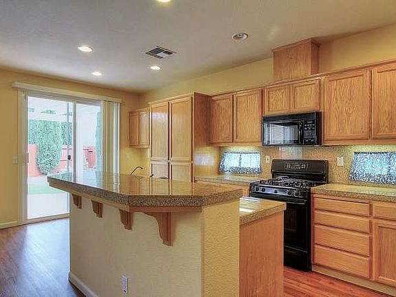 4th image of 2907 Dixon Ct
