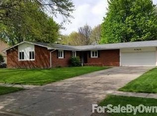 131 Pebble Beach Dr, Springfield, IL 62704